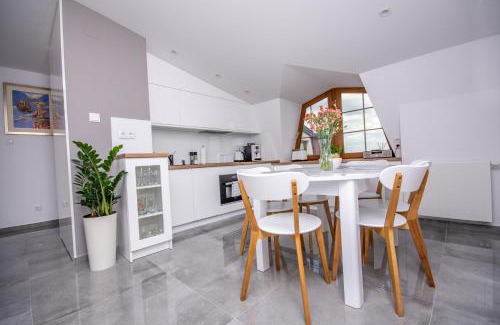 Czestochowa Apartment | Perfect Family Retreat at Apartamenty AP 17 - Pet Friendly!