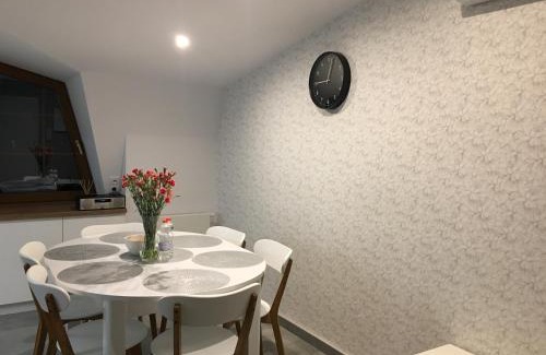 Czestochowa Apartment | Perfect Family Retreat at Apartamenty AP 17 - Pet Friendly!