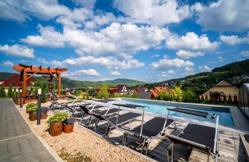 Pcim Apartment | Guest Rated: 9.9 at Apartamenty Black Lion with Ocean Views