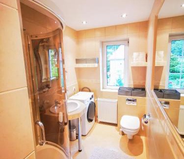 Polanica-Zdroj Apartment | Kid-Friendly Getaway at Apartamenty Bystrzycka 63