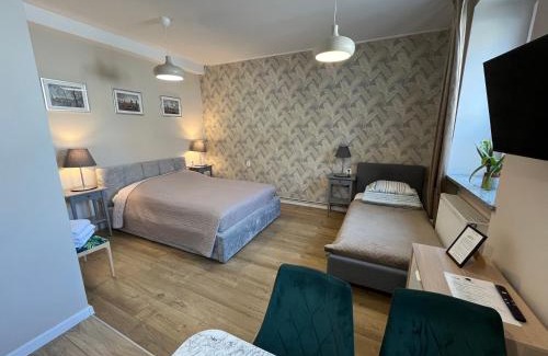 Krotoszyn Apartment | Pet-Friendly Getaway at Apartamenty Dobranocka - Rated 9/10