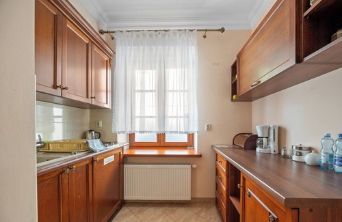 Sandomierz Apartment | Delightful Apartamenty Furta Dominikańska with Kitchen & Dining
