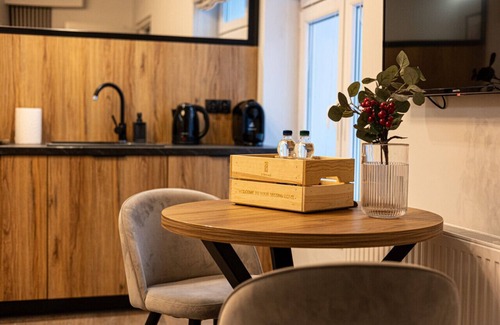 Stare Miasto Apartment | Discover Garbary 12: Family-Friendly Apartment Awaits