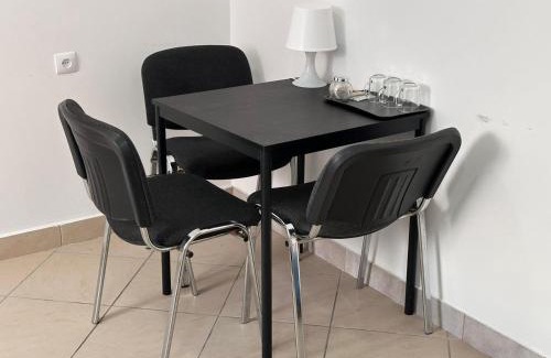 Poznan City Center Bed & Breakfast | Pet-Friendly Apartamenty Gołębia with Family Amenities