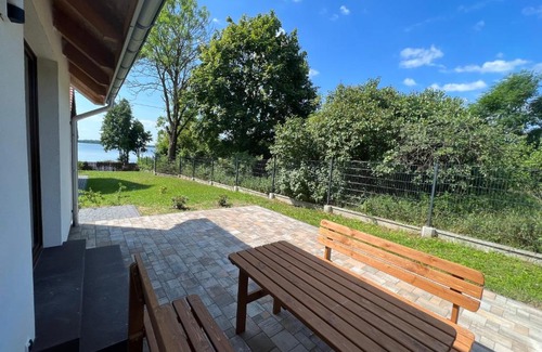 Gawliki Wielkie Apartment | Guest Rated: Apartamenty - Grądzkie 19 with Unique Amenities