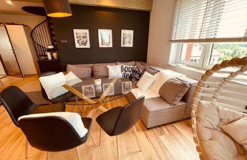 Brynow Apartment | Stylish KTW PENTHOUSE with Terrace & Family-Friendly Perks