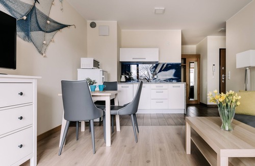 Wzgorze Swietego Maksymiliana Apartment | Oceanfront Comfort at Apartamenty Maestro - Great for Families