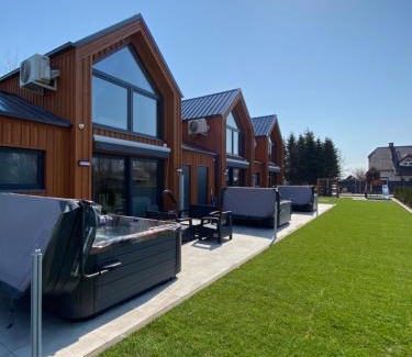 Karwienskie Bloto Drugie Apartment | Tranquil Retreat at Apartamenty MarMar with Private Pool