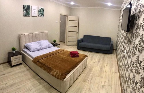Bryansk Apartment | Charming 22nd CPS Congress Apartments with Wheelchair Access