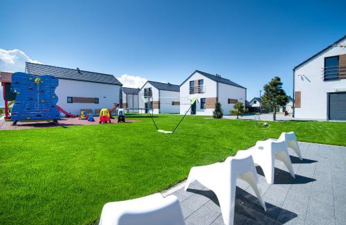 Jastrzebia Gora House | Family-Friendly Oceanfront Retreat: Słoneczny Zakątek