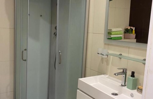 Gelendzhik Apartment | Oceanfront Retreat: Apartamenty v Akvatorii Awaits You