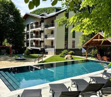 Shaian Hotel | Discover Apartel Shayan with Pool and Oceanfront Views