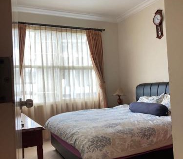 Jakarta Apartment | Discover Oceanfront Relaxation at Apartemen Batavia 807