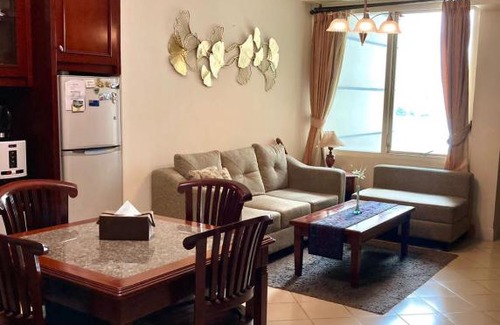 Jakarta Apartment | Discover Oceanfront Relaxation at Apartemen Batavia 807
