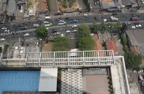 Jakarta Apartment | 4-Star Apartment with Pool, Spa & Hot Tub Amenities