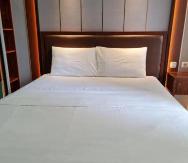 Bekasi Apartment | Comfortable Stay at Apartemen Transpark Cibubur with Pool