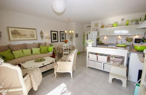 Pont Royal Apartment | Elegant Apartment Beata with Pool in Golf Pont Royal