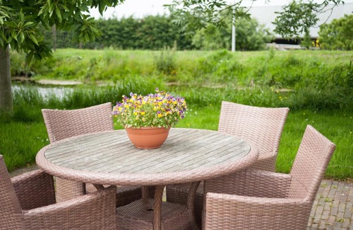 Papenveer Apartment | Oceanfront Comfort at Apartement De Vosseburch - 8.8/10 Rating