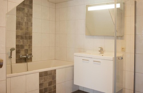 Papenveer Apartment | Oceanfront Comfort at Apartement De Vosseburch - 8.8/10 Rating