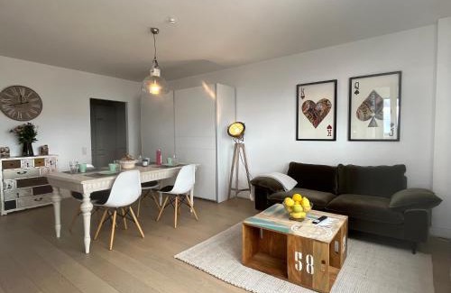 Mitte-Sud Apartment | Elegant Apartment Förde Blick: 4-Star Stay with Pool Access