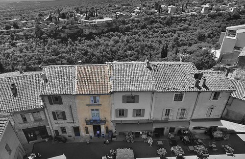 Gordes Apartment | Experience Gordes: Local Living with Breakfast & Kitchen