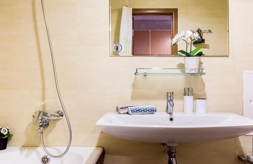 Zapadnyy okrug Apartment | Accessible Comfort at ApartGroup Kubanskaya Naberezhnaya 64