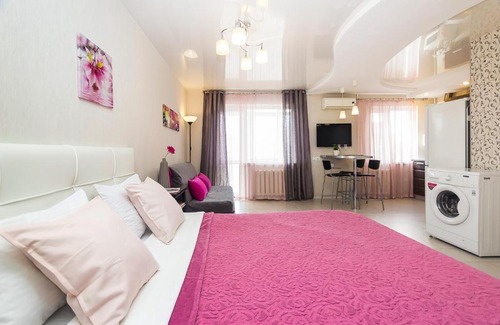 Zapadnyy okrug Apartment | Budget-Friendly Stay at ApartGroup Rashpilevskaya