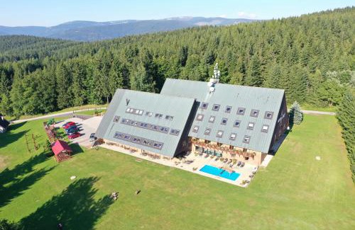 Benecko Hotel | Discover Hotel Žalý Apartmány: Pet-Friendly Bliss by the Sea