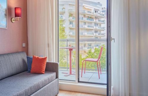 Billancourt–Rives de Seine Hotel | Pet-Friendly Aparthotel Adagio Paris Boulogne Awaits You