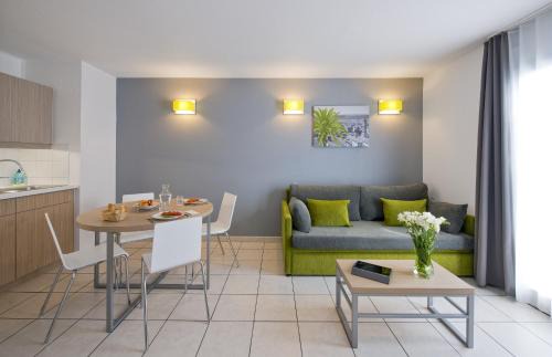 Les Baumettes Apartment | Discover the Comfort of Aparthotel Adagio Access Nice Magnan