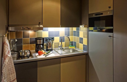 Altstadt-Sued Apartment | Explore Aparthotel Adagio Köln City: Pet Friendly & Spa