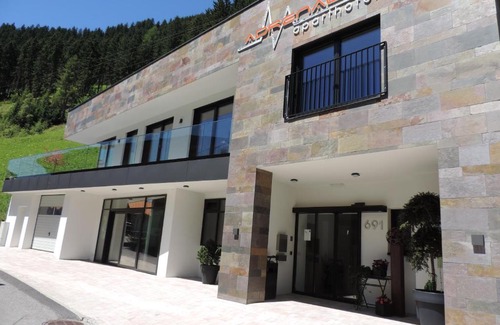 Kappl Apartment | Outstanding Oceanfront Stay at Aparthotel Adrenalin