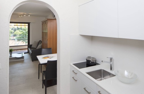 Locarno Hotel | Relaxing Retreat at Aparthotel al Lago with Pool & Dining
