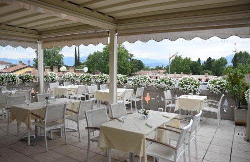 Peschiera del Garda City Centre Apartment | Unforgettable Stay at Aparthotel All'Orologio: 4-Star Comfort