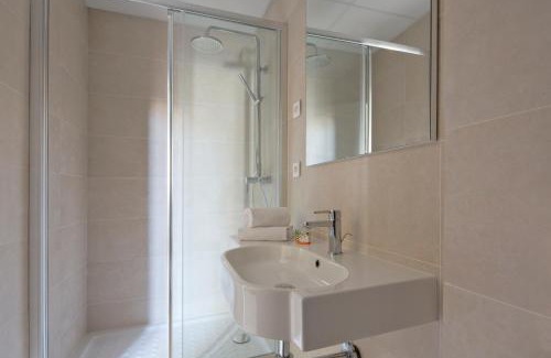 Jean-Medecin Hotel | Pet-Friendly Aparthotel AMMI Nice Massena with Breakfast