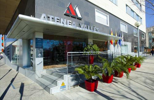 Granollers Hotel | Modern Comfort at Aparthotel Atenea Valles in Barcelona