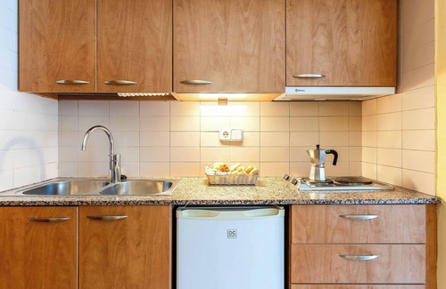 El Putget i Farro Apartment | Relaxing Stay at Aparthotel Bertran with Ocean Views & Spa
