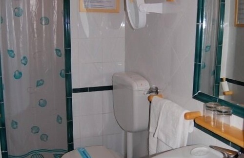 Torre di Bari Hotel | Ocean View Stay at Aparthotel Domus De Janas Sul Mare
