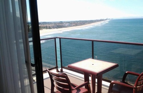 Faro de Cullera Apartment | Relax at Aparthotel El Faro with Ocean Views & Pool Access