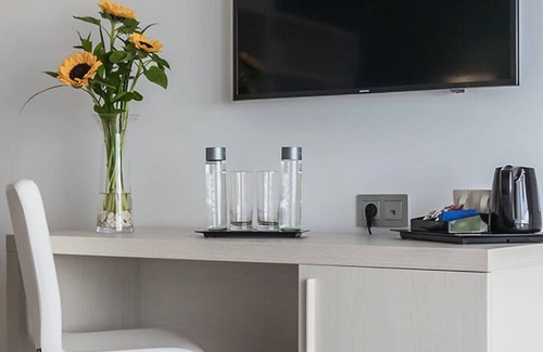 Esquinzo Apartment | Relax at Aparthotel Esquinzo Y Monte Del Mar with Ocean Views