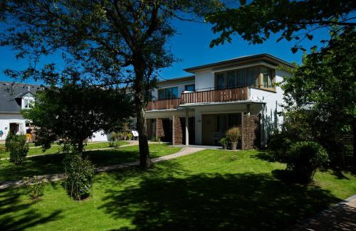 Wenningstedt-Braderup Apartment | Top-Rated Aparthotel Friesenhof with Hot Tub & Pet-Friendly