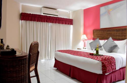 Tegucigalpa Apartment | Experience Aparthotel Guijarros: Rated 9/10 with Ocean Views