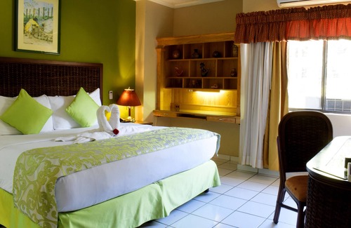 Tegucigalpa Hotel | Top-Rated Aparthotel Guijarros with Pool and Spa