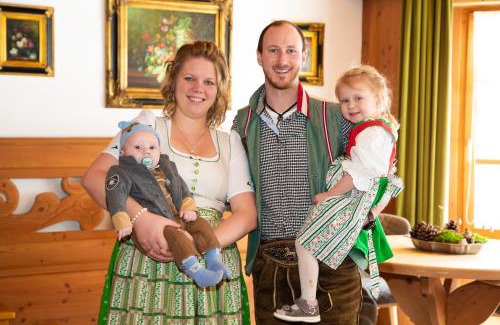 Filzmoos Apartment | Discover Aparthotel Hirschenau: Family-Friendly Retreat
