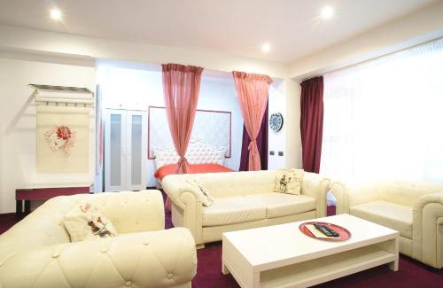 Galati Apartment | Discover Aparthotel Jolie: Family-Friendly & Pet Accessible