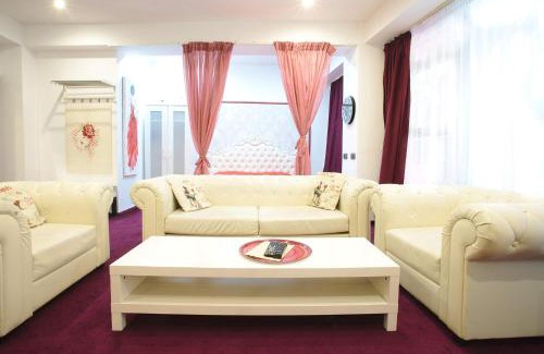 Galati Apartment | Discover Aparthotel Jolie: Family-Friendly & Pet Accessible