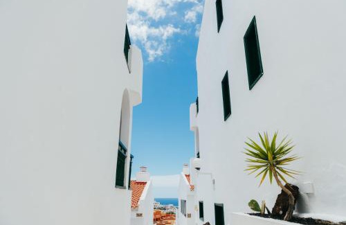 Costa Adeje Apartment | Relaxing Oceanfront Stay at Aparthotel Neptuno Costadeje
