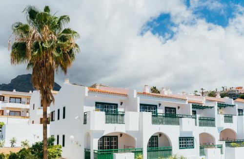 Costa Adeje Apartment | Relaxing Oceanfront Stay at Aparthotel Neptuno Costadeje