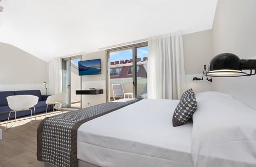 Santa Susanna Hotel | Comfortable Stay at Aparthotel Odissea Park - 4 Stars