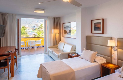 El Madronal Hotel | Ideal Stay at Aparthotel Parque Santiago III with Pool & Spa